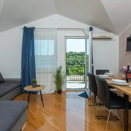 Apartman Near The Center/beach