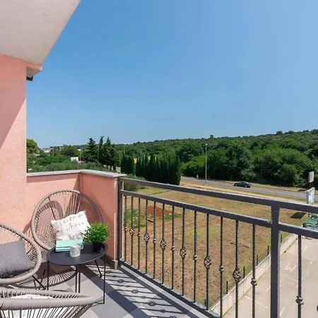 Apartman Near The Center/beach