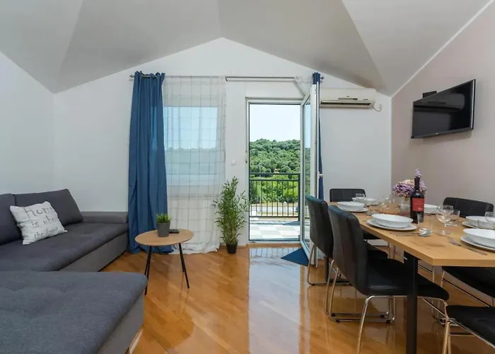 Apartment Near The Center/beach