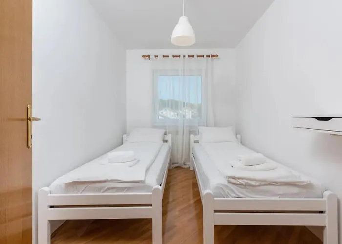 Near The Center/beach * Пула