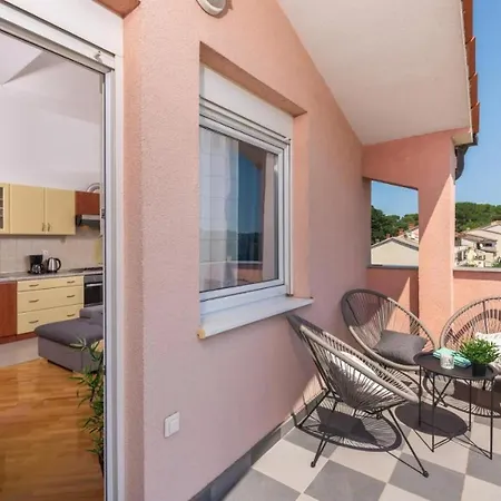Apartman Near The Center/beach